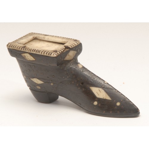 1018 - An early 19th century oak and bone novelty snuff box, as a shoe, possibly Napoleonic prisoner of war... 