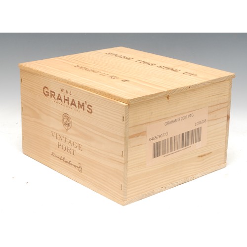 200 - Wines & Spirits - six bottles of Graham's Port, 2007, 75cl, cased (6)