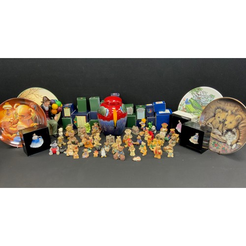 129 - Royal Doulton figures- Balloon Man, Hn1954 other miniatures, Craggley Bogs and Colourbox Teddies, et... 