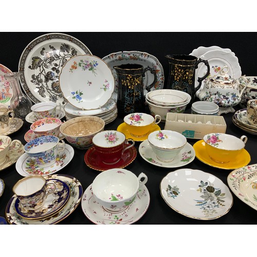 188 - 19th/20th century tea ware including; Newhall, Sunderland lustre, Aynsley, Rockingham; etc