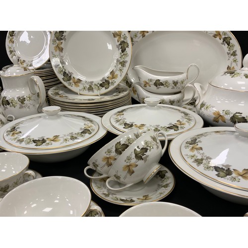 218 - Royal Doulton dinner Larchmont pattern service and tea service including soup tureen, meat platter, ... 