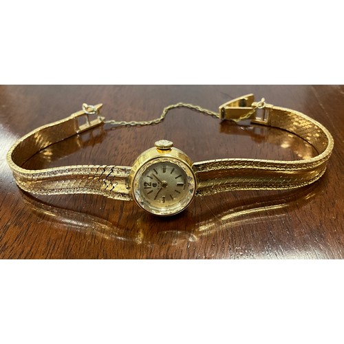 430 - A Cyma ladies 18ct gold cased bracelet wristwatch, 17 jewel manual wind movement, ornate internal st... 