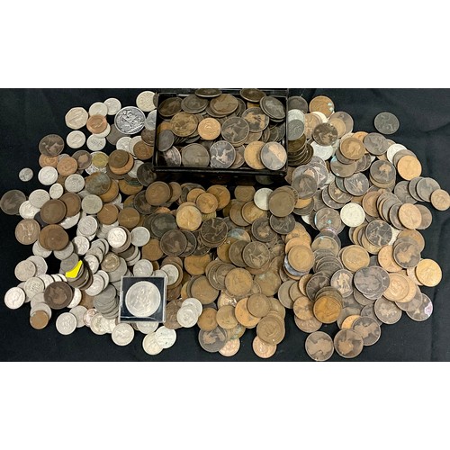 308 - Coins - Victorian Crown 1889.  Half crown 1880.  Shilling 1872.  1922 half crown, shilling, assorted... 