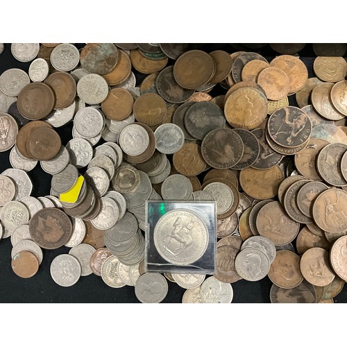 308 - Coins - Victorian Crown 1889.  Half crown 1880.  Shilling 1872.  1922 half crown, shilling, assorted... 