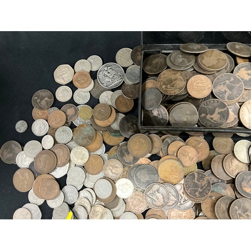 308 - Coins - Victorian Crown 1889.  Half crown 1880.  Shilling 1872.  1922 half crown, shilling, assorted... 