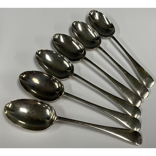 67 - A set of six Edward VII silver serving spoons, Walker & Hall, Sheffield, 21.5cm long, 431g