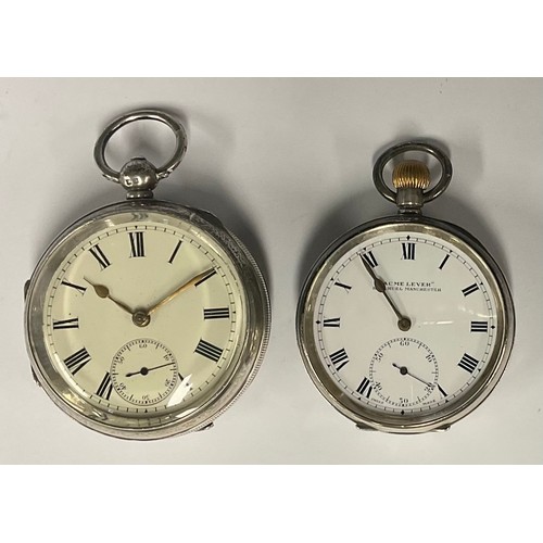 88 - An Edwardian silver open face pocket watch, cream dial, bold Roman numerals, subsidiary seconds, key... 