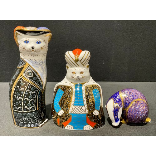 299 - Royal Crown Derby paperweights- all seconds Pearly King, Pearly Queen, Badger, all seconds (3)