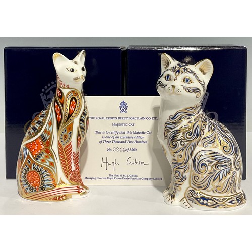 305 - A Royal Crown Derby paperweight, Majestic Cat, limited edition 3,244/3,500, gold stopper, certificat... 