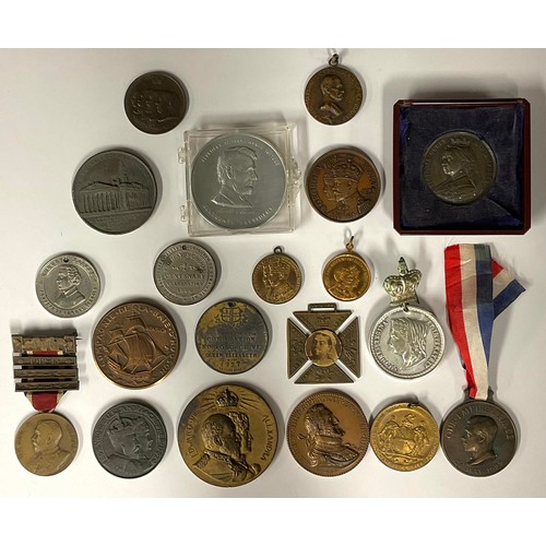 329 - A collection of twenty commemorative medals and medallions