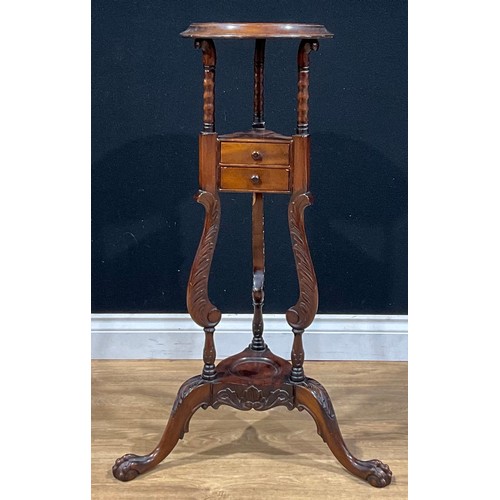 459 - A George II style wig stand or wash stand, 87.5cm high