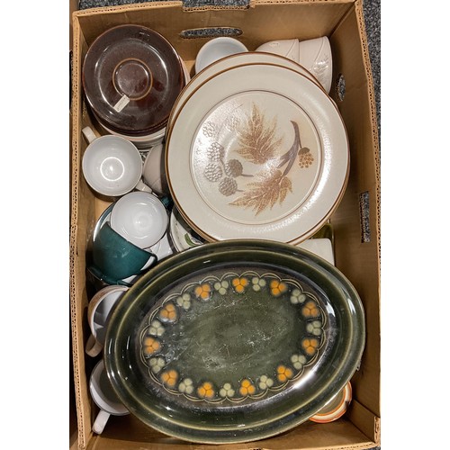 500 - A quantity of Denby tableware, various patterns, including Reflections, Whisper, Cotswold, Memories,... 