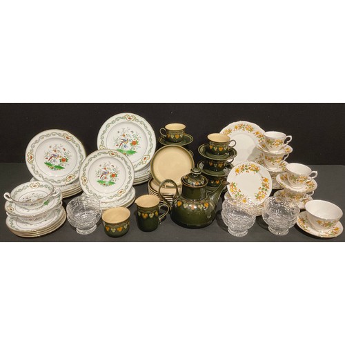 494 - A Spode Mayfair pattern part dinner service, Harrods exclusive, comprising dinner plates, dessert pl... 