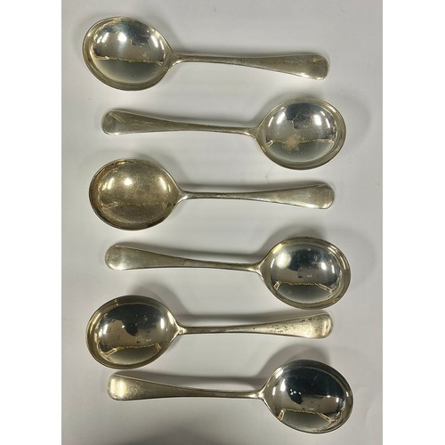 84 - A set of six George V silver soup spoons, Viner's Ltd., Sheffield 1931, 366.5g