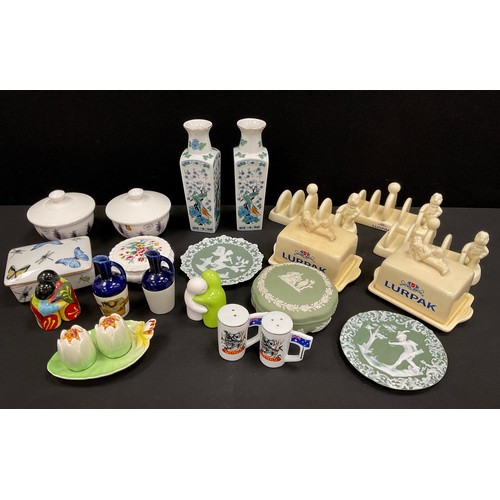 47 - Ceramics - novelty salt and pepper cruet sets, Wedgwood jasperware, Lurpack butter dish etc qty