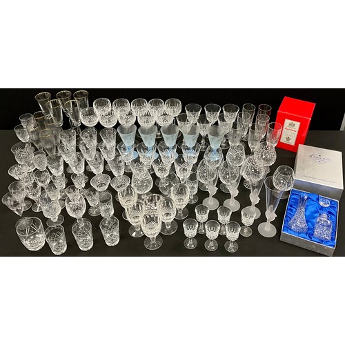 96 - Glass - a quantity of glassware including; a set of ten Waterford cut glass wine glasses, set of fou... 