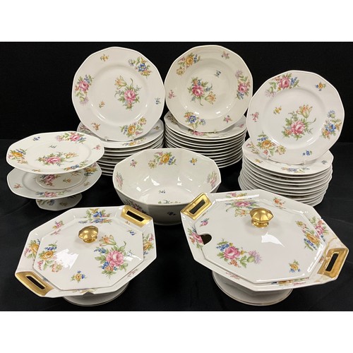 136 - A Thomas Haviland, Limoges, table service for ten, comprising - dining plates, side plates, soup bow... 