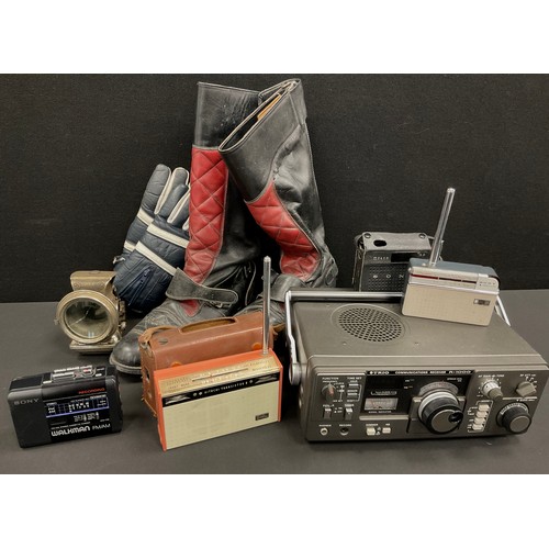 142 - A Trio R-1000 Communications Receiver, Hitachi WH-822 radio,  pair of leather Biker boots, size 9, e... 