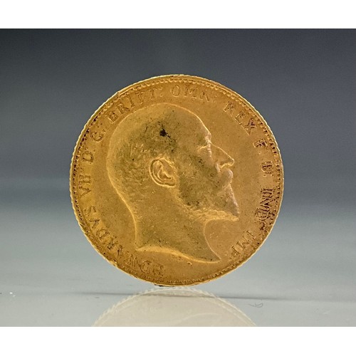 320 - An Edward VII Sovereign, 1906, London mint, 8g