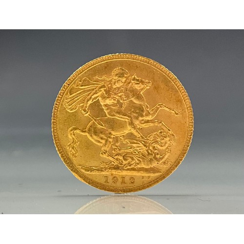 321 - A George V Sovereign, 1912, London mint, 8g