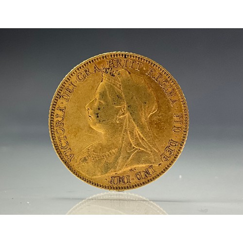 323 - A Victorian Sovereign, 1901, London mint, 8g