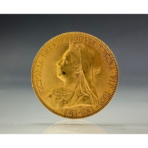 325 - A Victorian Sovereign, 1901, London mint, 8g