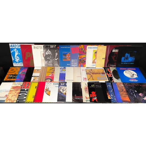 667 - Vinyl Records – 12” and 10” Singles – including The Clash – Black Market Clash – 4E 36846, 10” singl... 