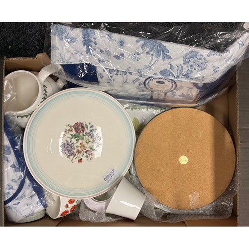 687 - Portmerion table ware inc Botannic Gardens, Totem, British Birds, etc, inc plates, bowls, mugs and c... 