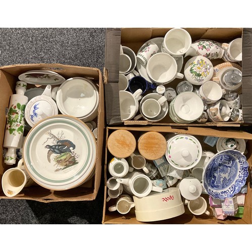 697 - A quantity of dinner and table ware, including Portmeirion, Royal Worcester, Aynsley, Royal Doulton,... 