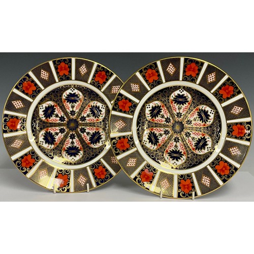 1 - A pair of Royal Crown Derby 1128 circular plates, first quality (2)