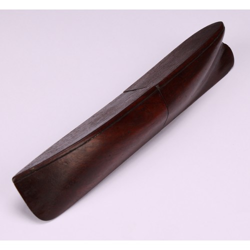 2125 - Treen - Sewing - a 19th century mahogany novelty bodkin case, as the hull of a boat, 18cm long