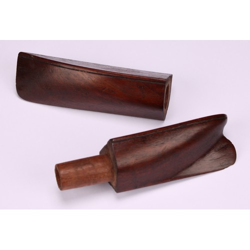 2125 - Treen - Sewing - a 19th century mahogany novelty bodkin case, as the hull of a boat, 18cm long