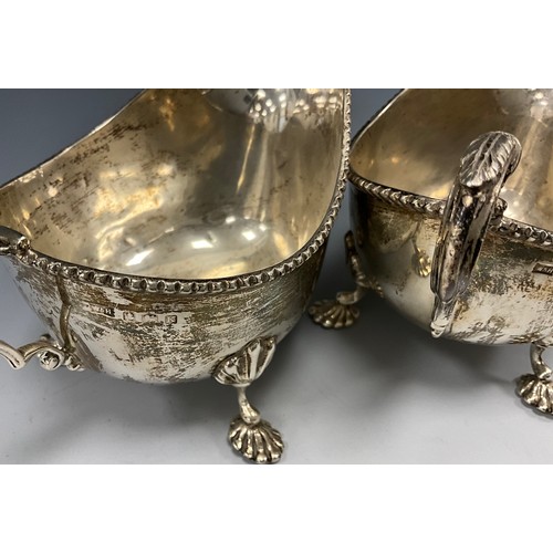 391 - A pair of George V silver sauce boats, Walker and Hall, Birmingham 1934, 9.12ozt (2)