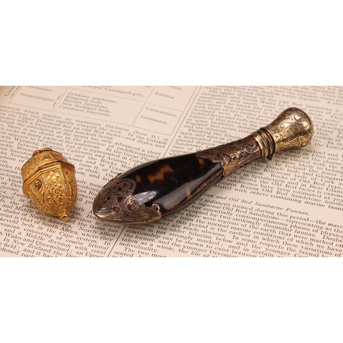 1504 - An early 19th century Continental tortoiseshell scent flask, silver gilt hinged domed cover, the nec... 