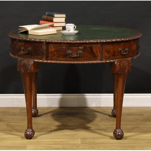 1684 - A George III Revival mahogany rent or library centre table, possibly Irish, circular top with gadroo... 