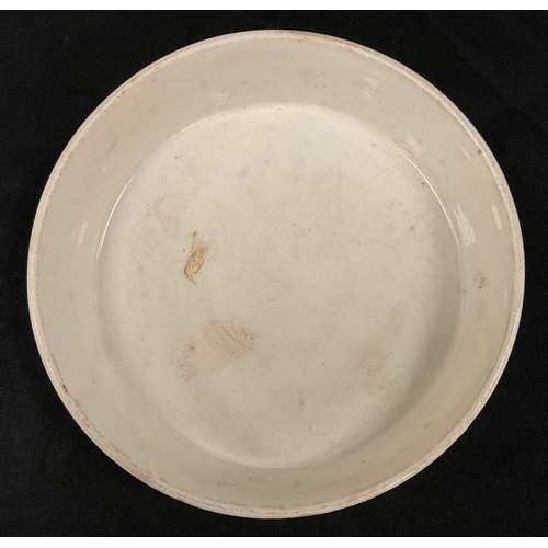 1255 - A 19th century English pottery Pate Char dish, attributed to Liverpool or Lancaster, shallow circula... 