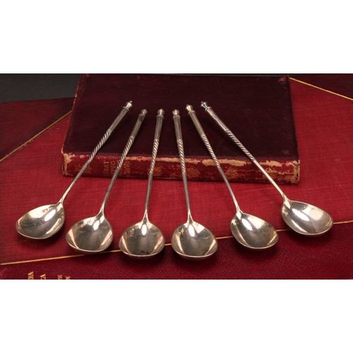 402 - A set of six Russian silver spoons, knop terminals, wrythen stems, 14cm long, 84 zolotnik marks, 104... 