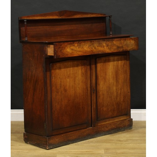 1901 - A George IV mahogany chiffonier, pointed-arch cresting, rectangular superstructure on Doric supports... 