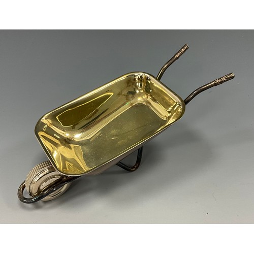 341 - A contemporary Aspreys novelty silver wheelbarrow table salt, London 2010, 11.5cm long, 44g