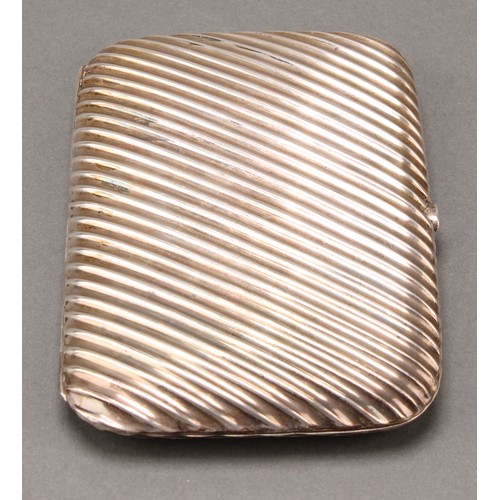 239 - An Edwardian silver ridged rounded rectangular cigar/cigarette case, Mappin & Webb, Birmingham 1901,... 