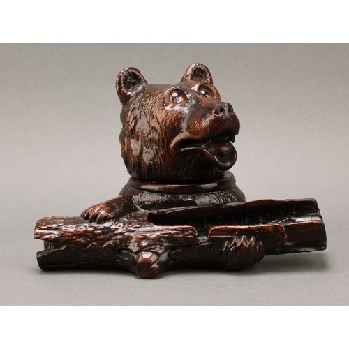 1553 - Treen - a 19th century Black Forest novelty inkstand, as a brown bear, glass eyes, 16cm high