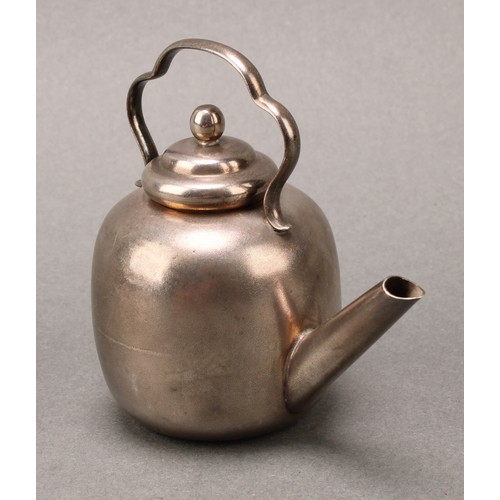 333 - An American silver novelty miniature kettle, 8cm high, Black, Starr & Frost, New York, c.1900