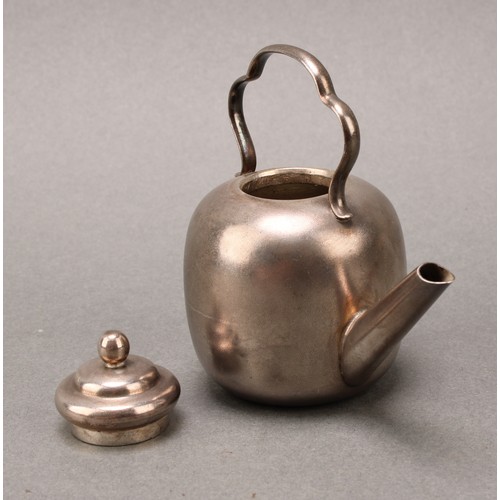 333 - An American silver novelty miniature kettle, 8cm high, Black, Starr & Frost, New York, c.1900