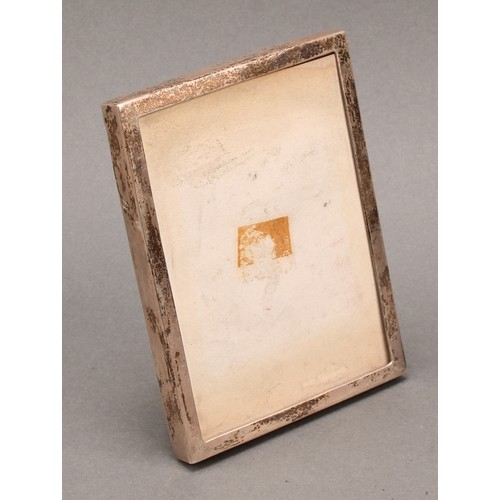 237 - An Edwardian silver rectangular easel photograph frame, quite plain, 18cm high, Henry Matthews, Birm... 