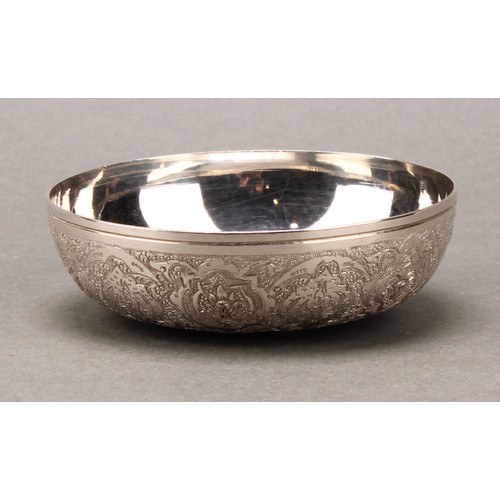 159 - A Persian silver circular dish, set with a coin, 8.5cm diam, marked 84, 74g