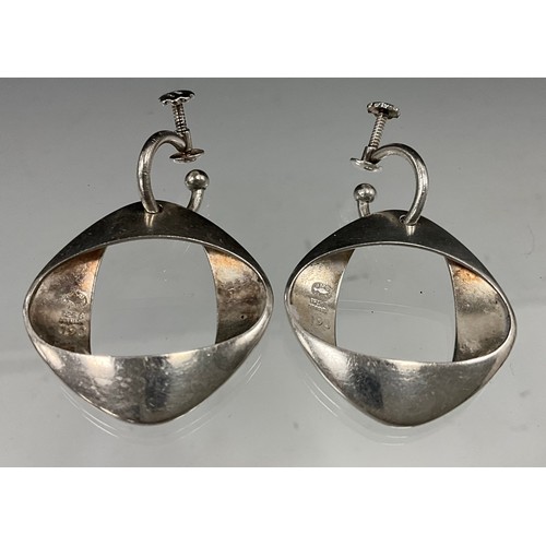 625 - A pair of Henning Koppel for Georg Jensen silver 190 earrings, of abstract oval form, 4.3cm drop, st... 