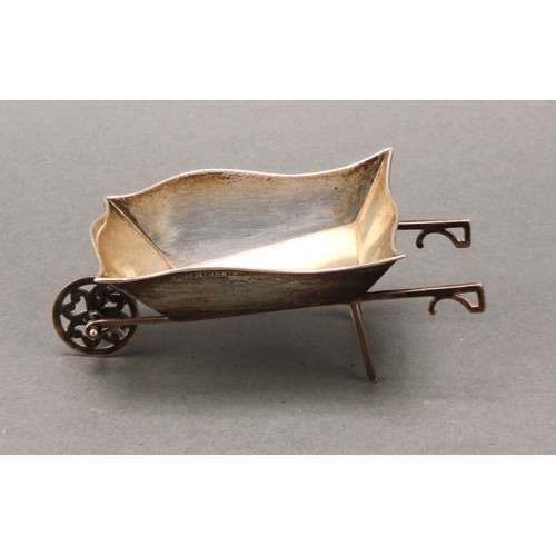 327 - An Edwardian silver novelty nut dish, as a wheelbarrow, 13cm long, Birmingham 1908