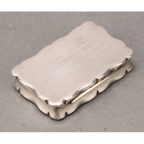 80 - A George V silver shaped rectangular snuff box, hinged cover inscribed 'Presented to A Fotheringham ... 