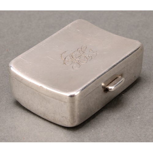 103 - A 19th century Continental silver re-entrant rectangular snuff box, engraved with flowers and sprigs... 