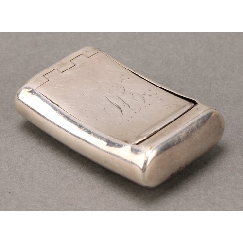 67 - A George III silver curved rectangular snuff box, flush-hinged cover, gilt interior, 5.5cm wide, Coc... 